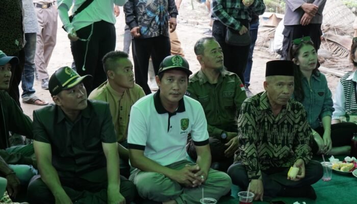 Dukung Program OVOP, Tiga Anggota DPRD Sambas Hadiri Launching Kampung Buah Naga di Sungai Nilam