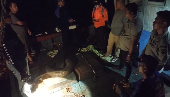 Anak 8 Tahun Tenggelam di Pelabuhan Penjajab, Sampai Sekarang Masih Dicari!