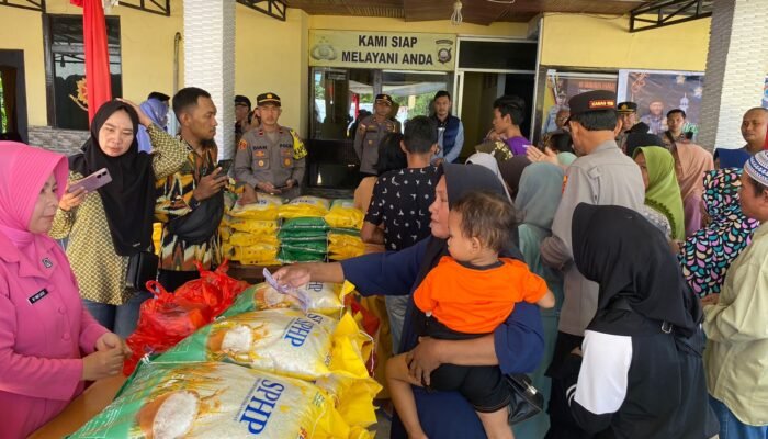 Bazaar Pangan Murah di Polsek Sungai Kunyit Diserbu Masyarakat, Sisi Positif Ada Perusahaan Besar di Sana