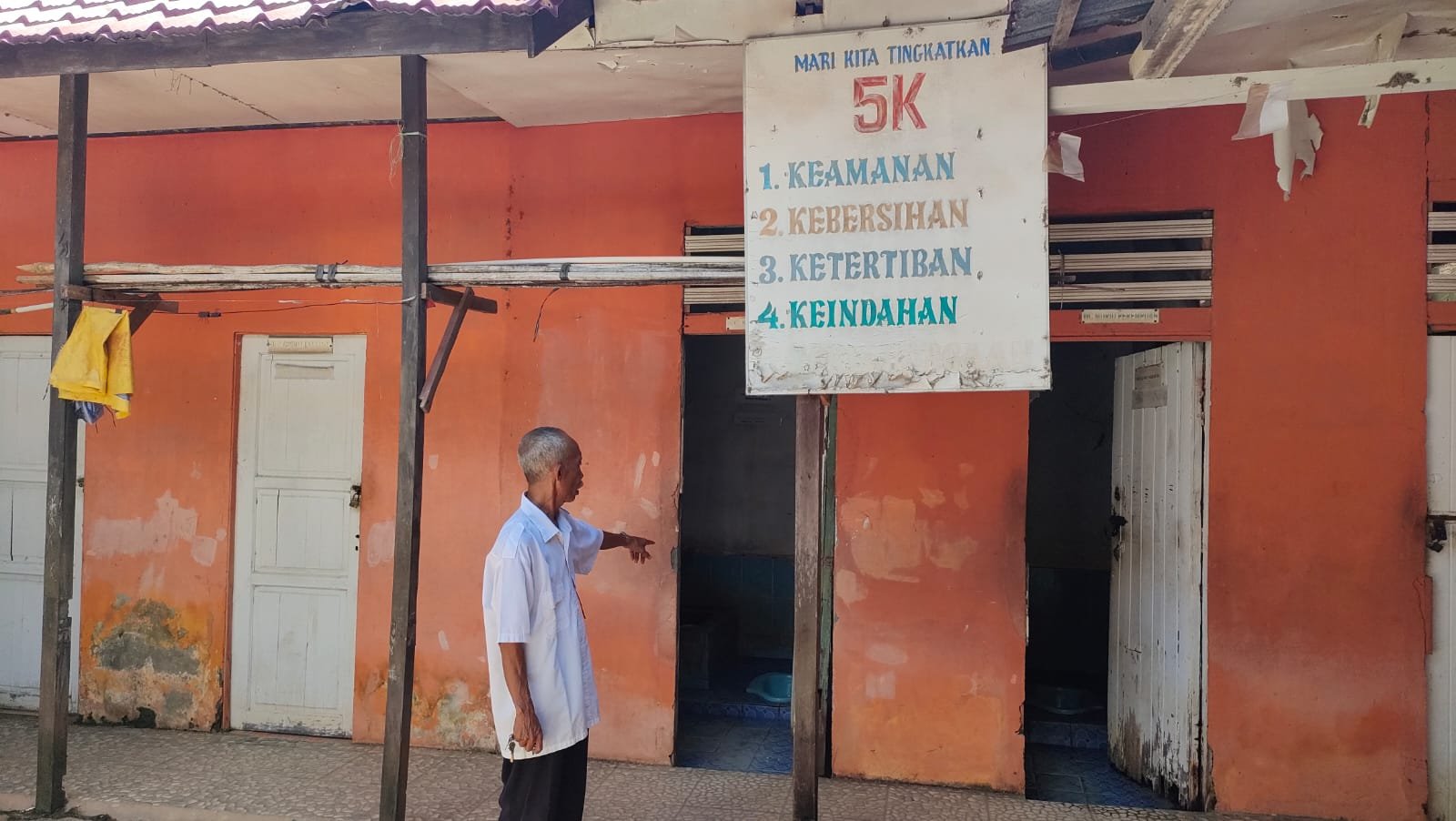 Siswa SDN 05 Sungai Pinyuh Digigit Ular saat Kencing di WC, Begini Kronologinya!