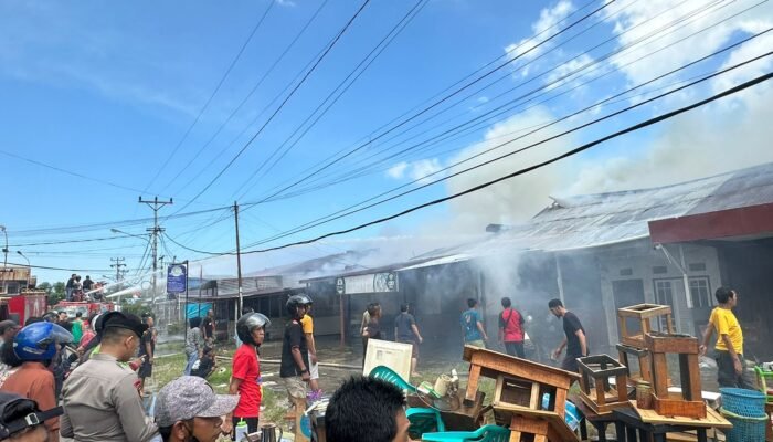 Ruko di Pasar Mempawah Kebakaran, 7 Rusak Berat 5 Rusak Ringan 