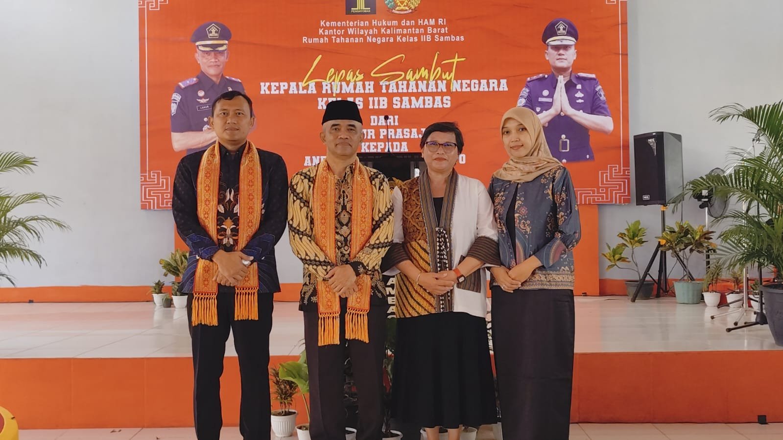 Pisah sambut Kepala Rutan Sambas di Aula Saharjo, Rutan Sambas. Luhur Prasaja digantikan Andriyas Dwi Pujoyanto, Jumat 30 Agustus 2024.