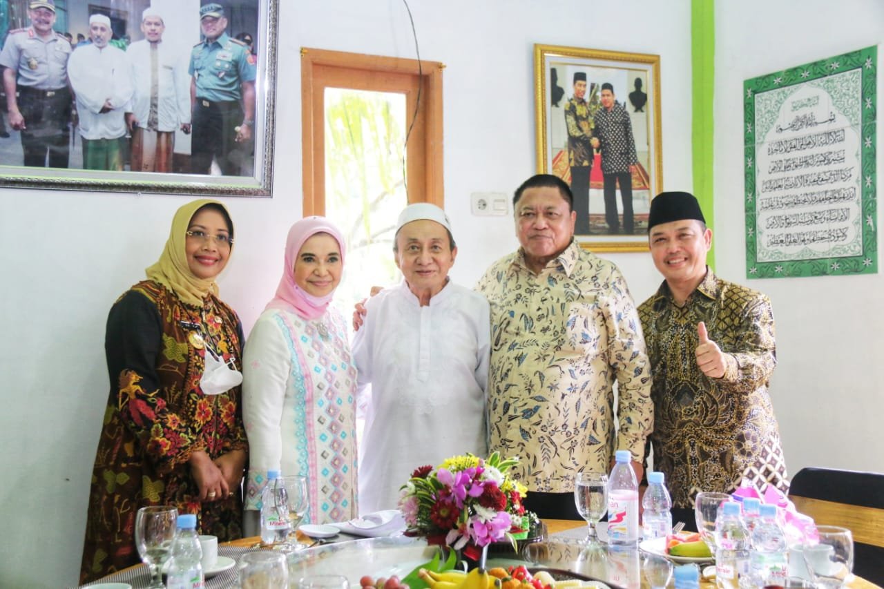 OSO dukung pasangan Ria Norsan dan Krisantus Kurniawan di Pilgub Kalbar