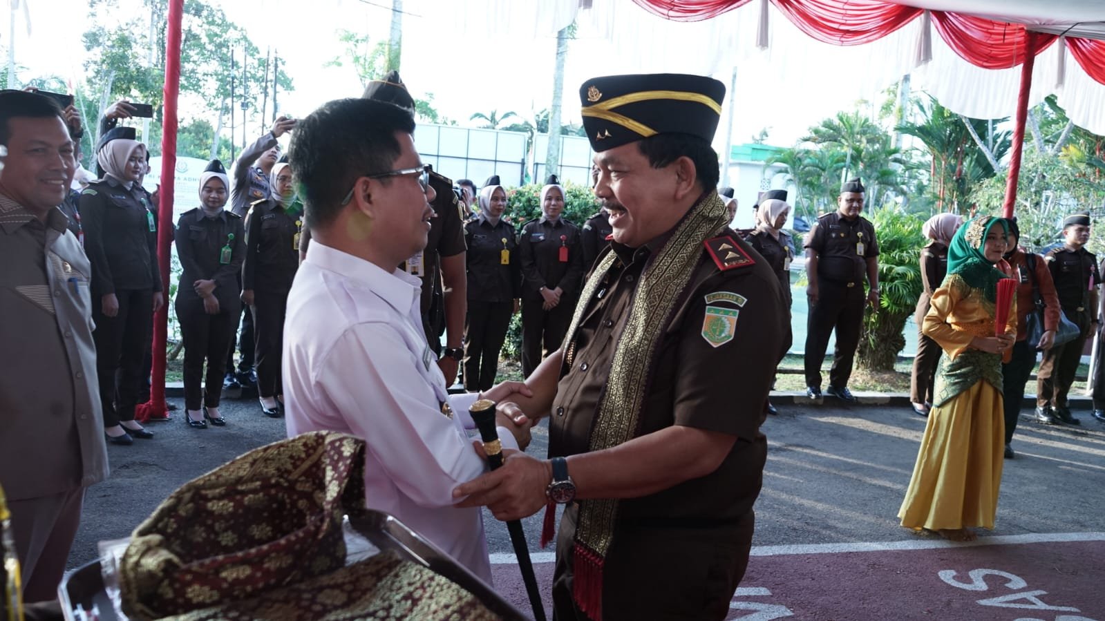 Bupati Sambas Satono Sambut Kedatangan Kajati Kalbar Edyward Kaban