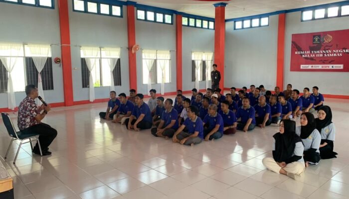 Kepala Pengamanan Rutan Sambas Berikan Pengarahan kepada Warga Binaan