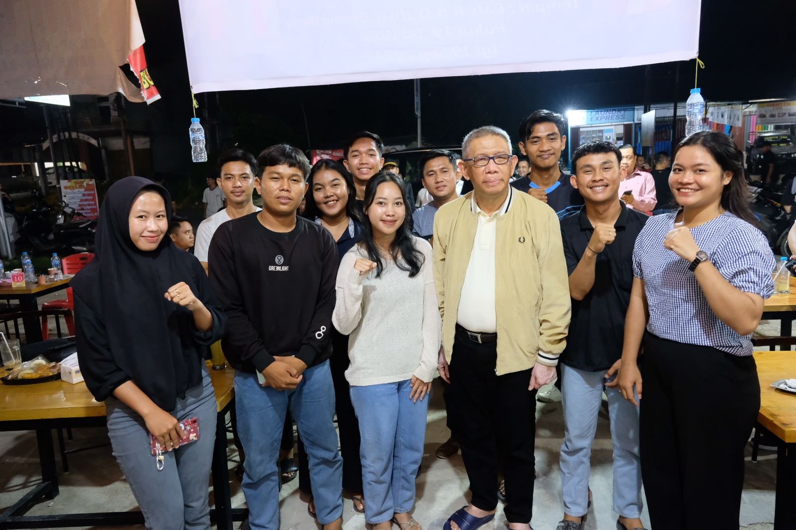 Sutarmidji bersama milenial dan gen Z di Sintang.