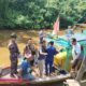 Evakuasi mayat laki-laki di muara Sungai Bakau Besar Laut, Sabtu 21 September 2024.