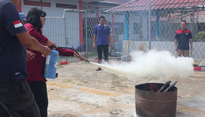 Rutan Sambas Gelar Simulasi Penanggulangan Bencana Alam dan Kebakaran