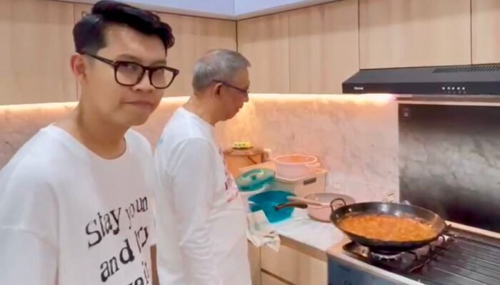 Sutarmidji Terima Tantangan Youtuber Hobby Makan untuk Masak Udang Serai Khas Mempawah