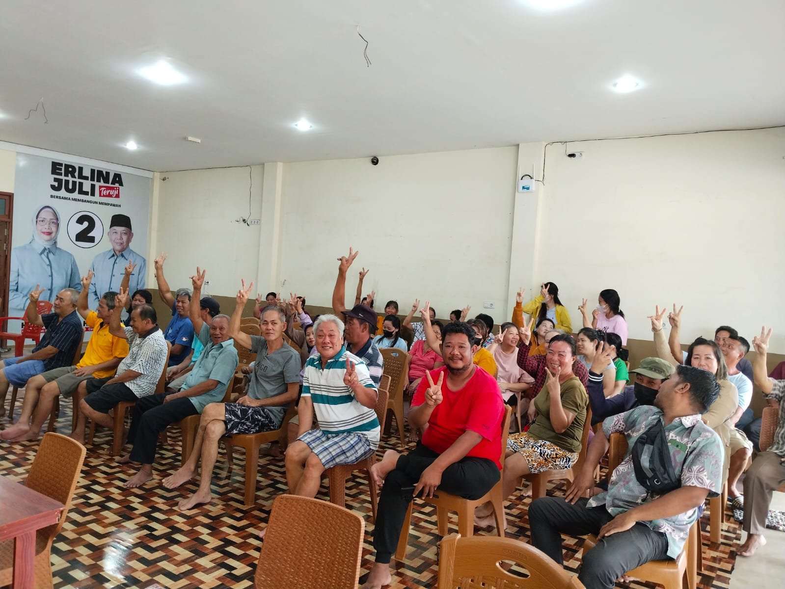 Posko Pemenangan Norsan-Krisantus dan Erlina-Juli Sungai Pinyuh Targetkan 600 Kaca Mata Gratis