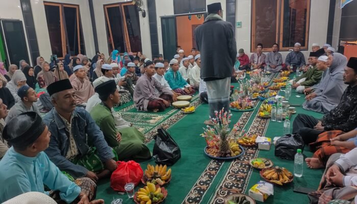 Warga Gang Reformasi Sungai Pinyuh Peringati Maulid Nabi Muhammad SAW 1446 H