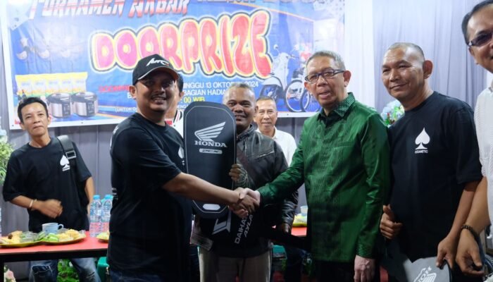 Sutarmidji Tutup Turnamen Akbar Remi Box Berhadiah Mobil di Sungai Jawi