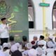 Calon Gubernur Kalbar nomor urut 1, Sutarmidji membagikan pengalaman hidupnya saat silaturahmi di Ponpes Hidayaturrahman Ketapang (Foto: Tim Media Midji-Didi)