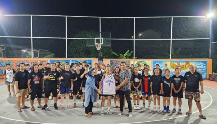 Erlina-Juli Beri Support dan Apresiasi untuk Tim Basket Putri Viva Sungai Pinyuh
