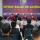 Kepala Rutan Kelas IIB Sambas, Andriyas Dwi Pujoyanto memberikan penguatan tugas dan fungsi serta briefing khusus bagi jajaran Satuan Pengamanan Rutan Sambas, Sabtu 21 September 2024.