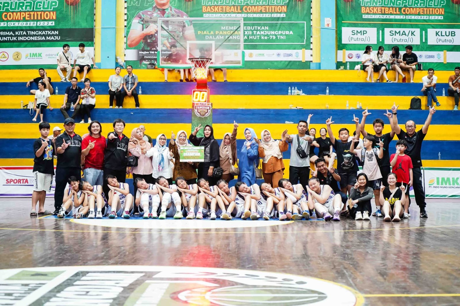 Berkat Latihan Keras dan Motivasi, Tim Basket Putri Viva Sungai Pinyuh Juara I Tanjungpura CUP