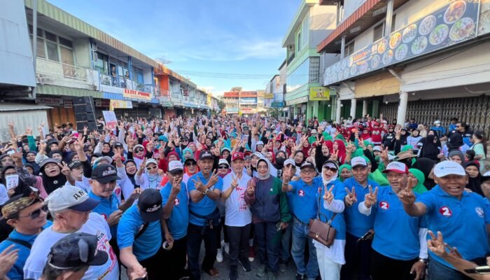 Ria Norsan Bersama Thjai Cui Mie Lepas Ribuan Peserta Jalan Santai di Singkawang