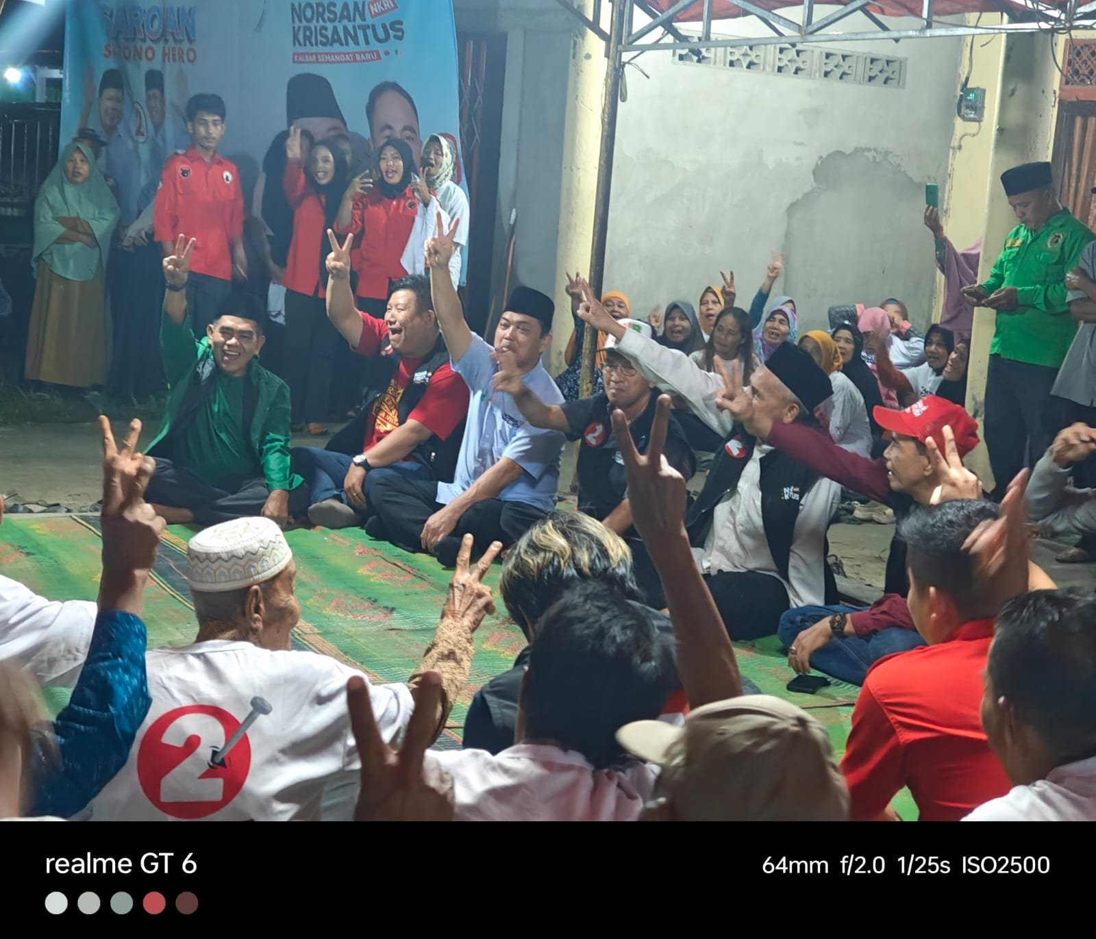 Kampanye dialogis Calon Gubernur Kalbar, Ria Norsan di Sepinggan Sukamantri, Kabupaten Sambas, Jumat 8 November 2024 malam.