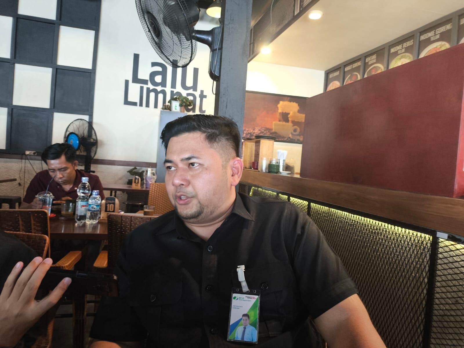 Kepala Kantor BPJS Ketenagakerjaan Kabupaten Ketapang, Zeid Eriza saat diwawancarai/Ist