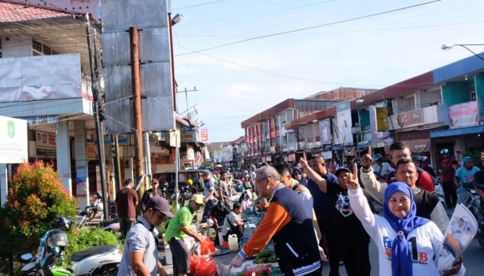 Usai Blusukan ke Pasar Pagi, Sutarmidji Sambangi Pasar Tumpah Sambas