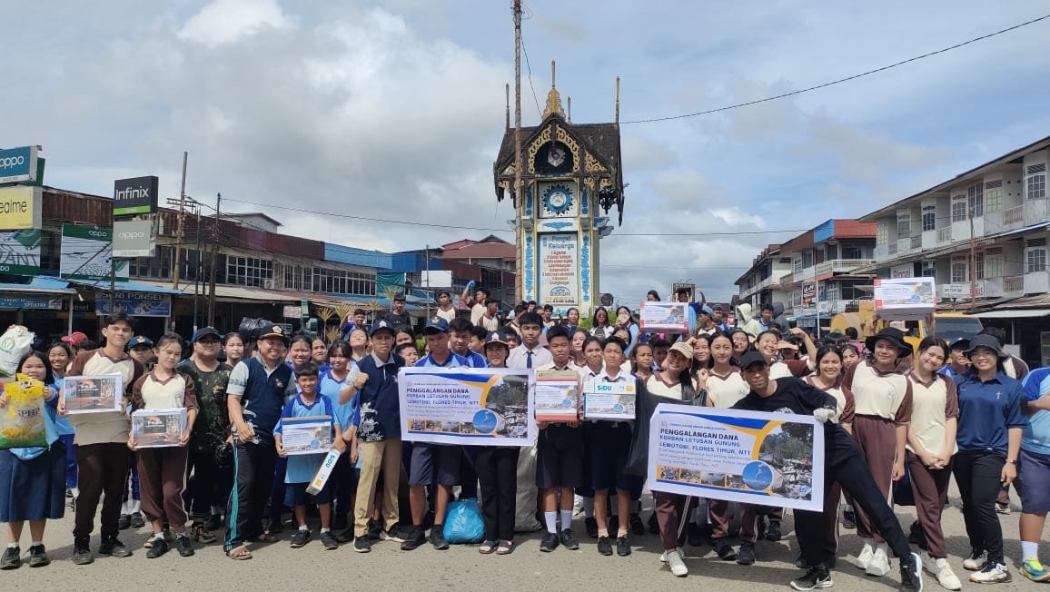 SMP Santo Fransiskus Asisi dan SMA Amkur Sungai Pinyuh Galang Dana untuk Korban Letusan Gunung Lewotobi