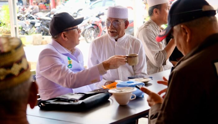 Cagub Kalbar Sutarmidji Ngopi Bersama Tokoh Masyarakat di Pemangkat