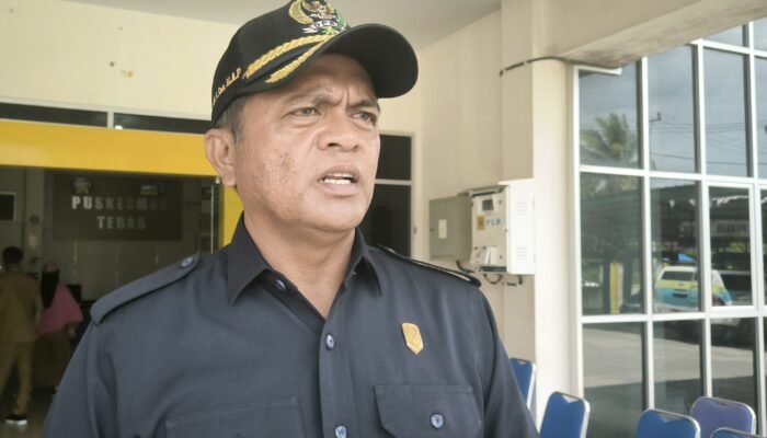 Ketua Komisi I DPRD Apresiasi Bantuan Ambulans Baru yang Diserahkan Bupati Sambas