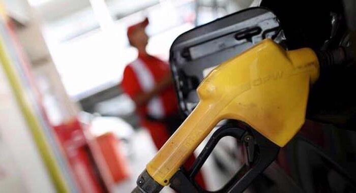 Astaga! Harga Pertalite di Sandai Ketapang Melonjak hingga Rp20 Ribu per Liter
