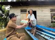 Bupati Sambas Tinjau Lokasi Banjir di Sejangkung, Pastikan Bantuan Tepat Sasaran