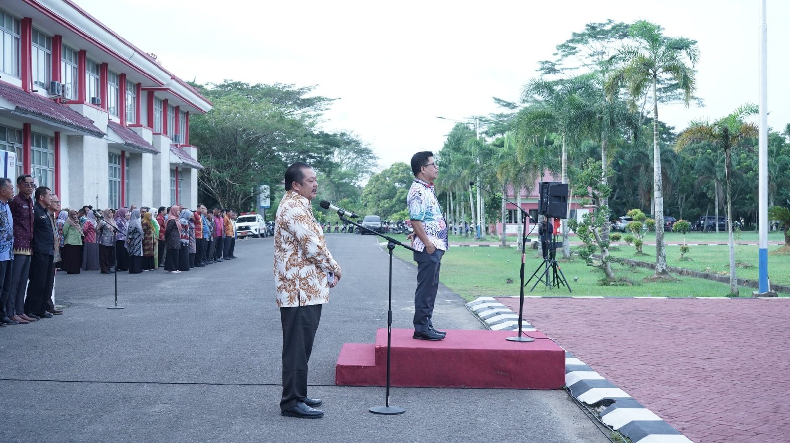 Bupati Sambas Pimpin Apel Gabungan dan Doa Bersama Awal Tahun 2025