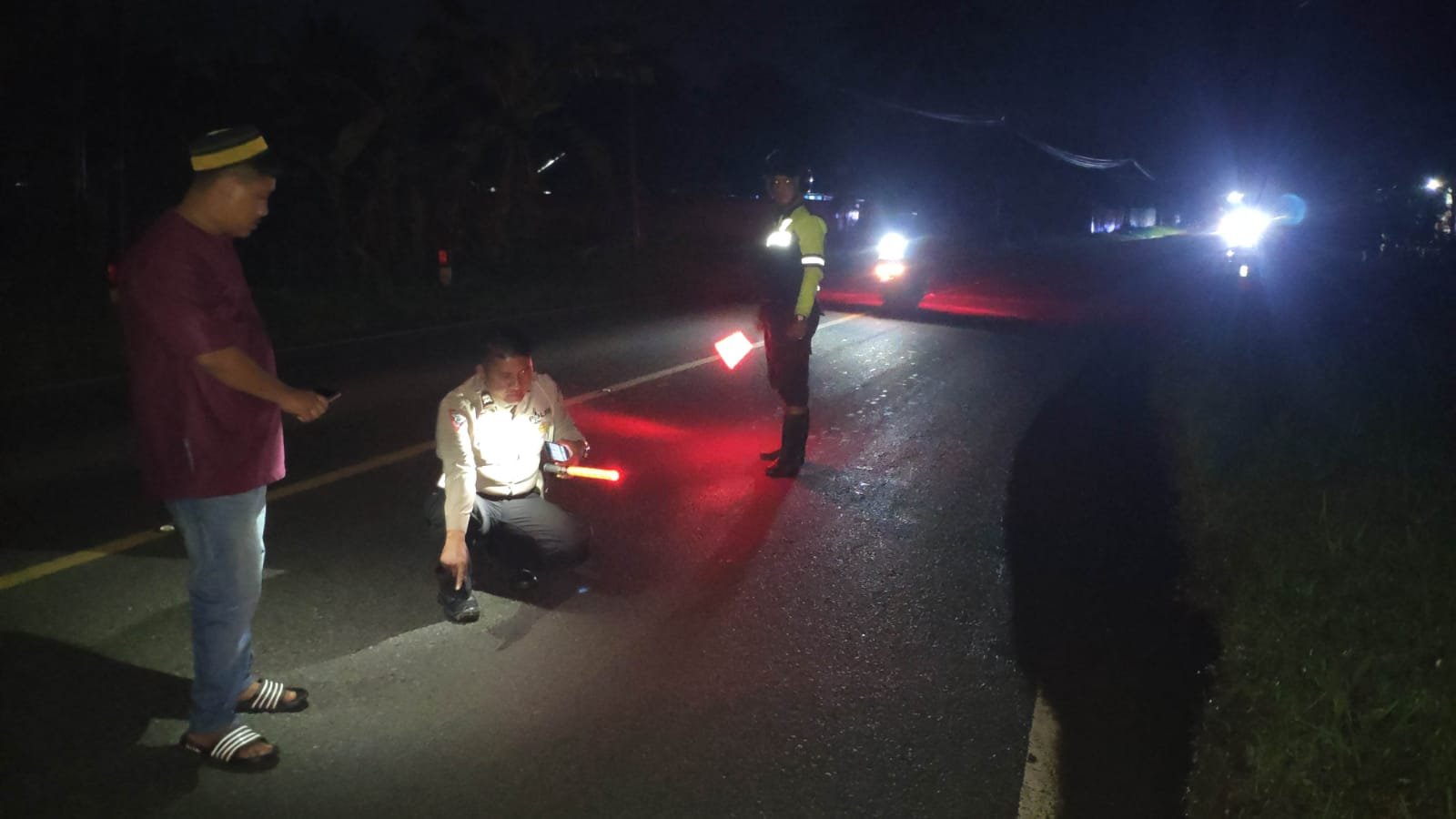 Kecelakaan lalu lintas terjadi pada Selasa malam, 7 Januari 2025, sekitar pukul 19.20 WIB di Jalan Raya Sungai Purun Kecil KM 39.500, Sungai Pinyuh, Kabupaten Mempawah, Provinsi Kalbar.