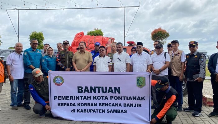 Bupati Sambas Terima Bantuan Korban Banjir dari Pontianak