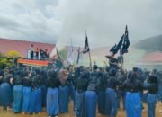 Pelajar SMAN 1 Sungai Pinyuh Gelar Perpisahan dengan Konsep Basah-basahan