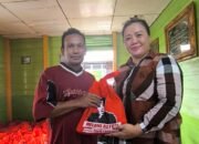 Sekretaris Komisi II DPRD, Melani Astuti Bantu Korban Banjir di Desa Beringin Kecamatan Sajad