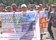Ini Penyebab Masyarakat Sambas Utara Bersatu, Demo di Kantor DPRD Sambas