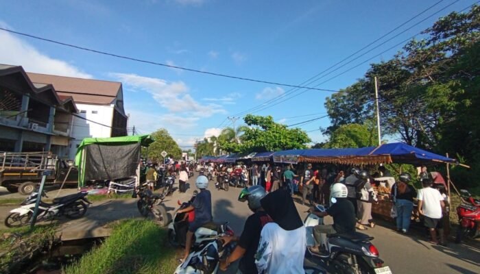 Hari Pertama Puasa, Begini Suasana War Takjil di Pasar Juadah Ketapang