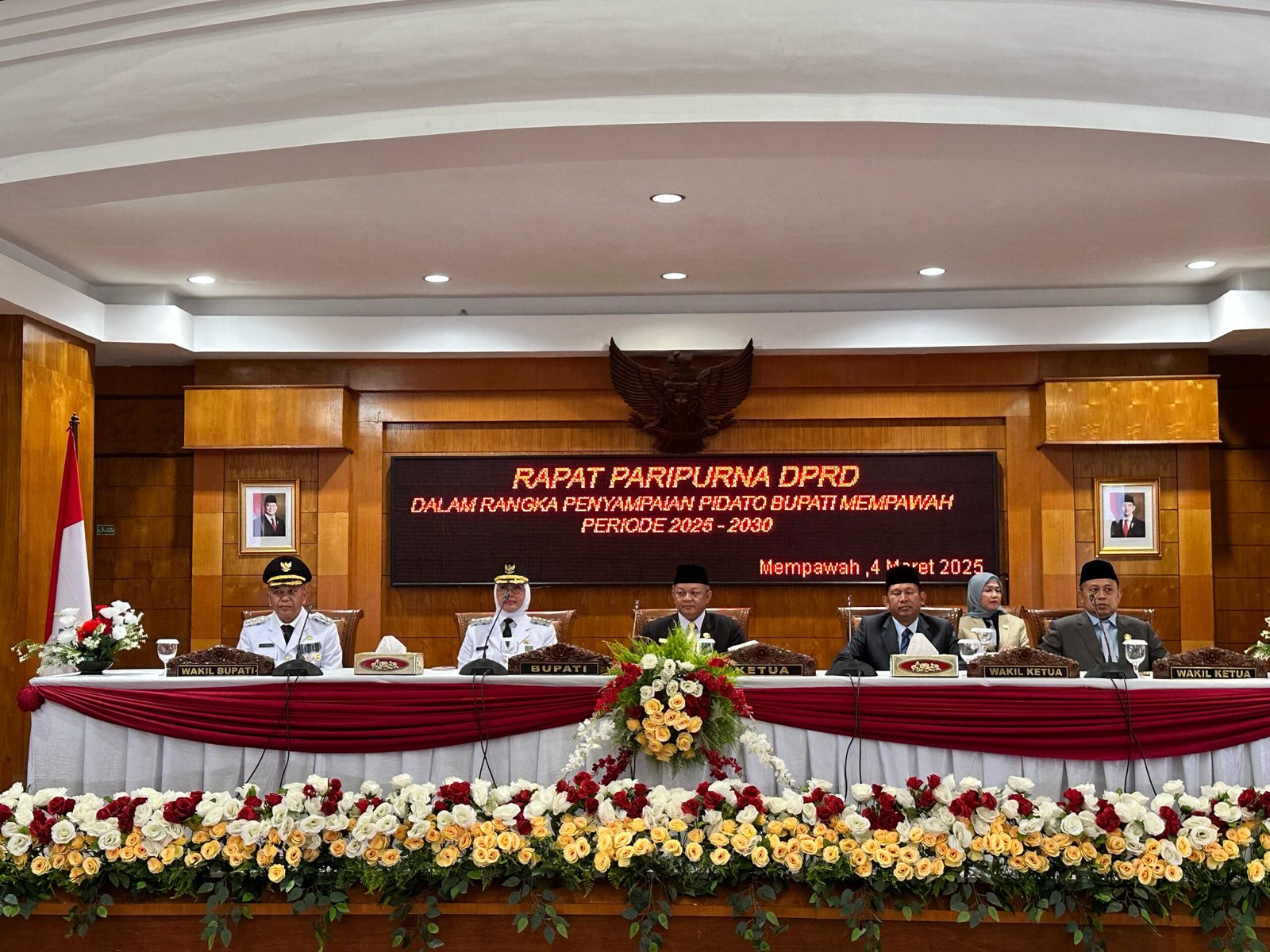 Bupati Mempawah, Hj. Erlina, S.H., M.H., menyampaikan pidato perdananya di hadapan anggota DPRD Kabupaten Mempawah setelah resmi menjabat kembali untuk periode 2025-2030.