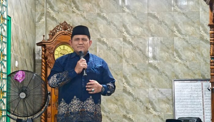 Safari Ramadan di Masjid Baiturrohim Gresik, Heroaldi: Jadikan Alquran Pedoman Hidup