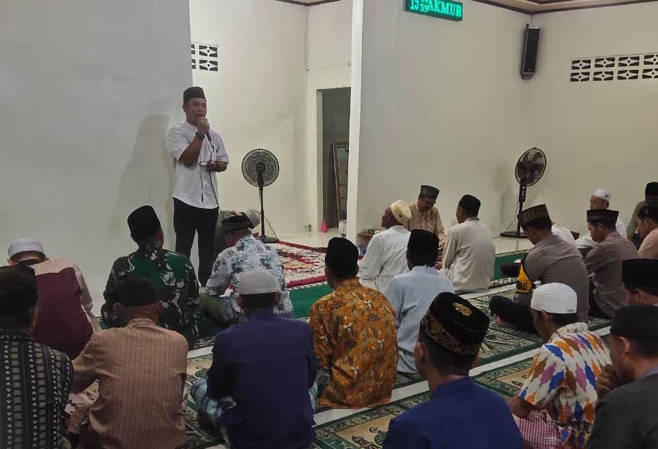 Sekcam Tangaran Manfaatkan Safari Ramadan untuk Sosialisasi Program Pembangunan