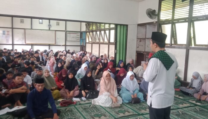 Pesantren Kilat SMPN 1 Teluk Keramat Hadirkan Ketua MUI