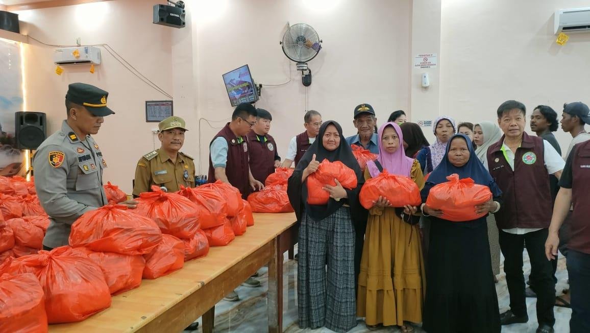 PWSP bagikan paket lebaran.