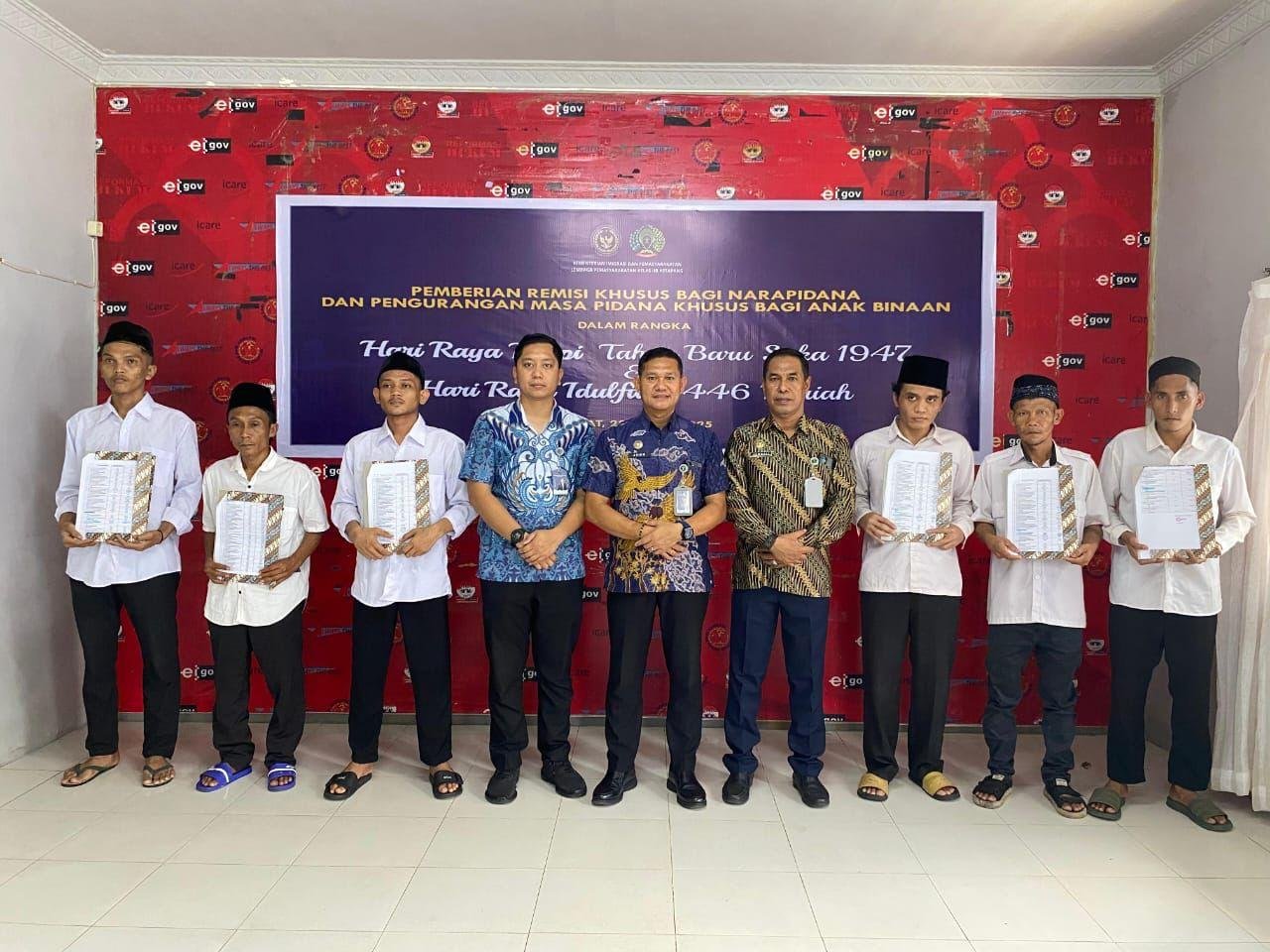 Penyerahan remisi khusus Idulfitri di Lapas Ketapang.