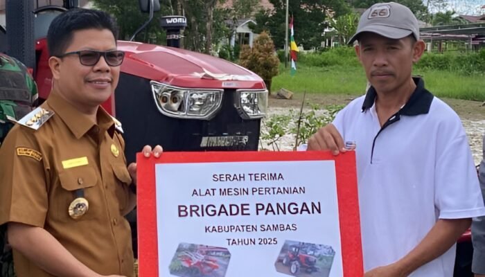 Satono Serahkan Alsintan untuk Brigade Pangan 15 Kecamatan, Berikut Rinciannya!