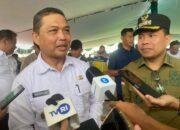Gubernur Kalbar, Ria Norsan saat diwawancarai.