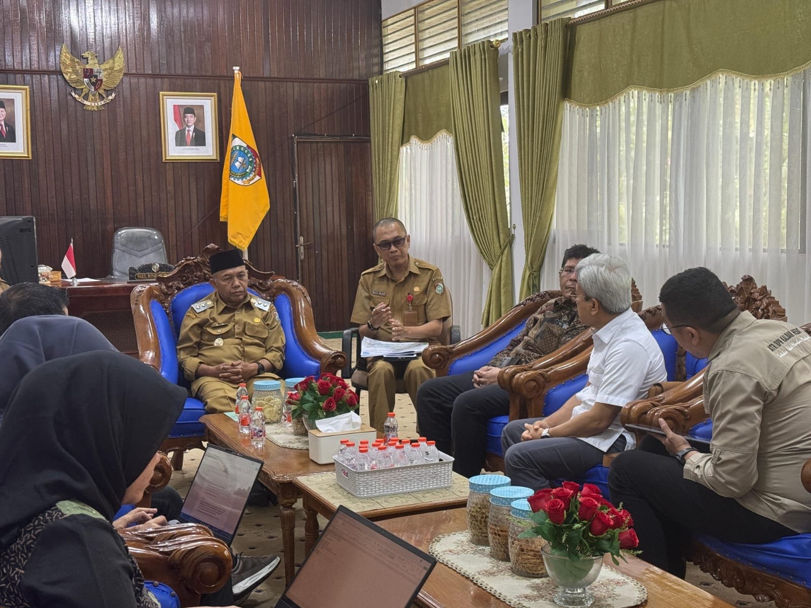 Wakil Bupati Mempawah, Juli Suryadi Burdadi menerima audiensi Badan Tanah Tanah