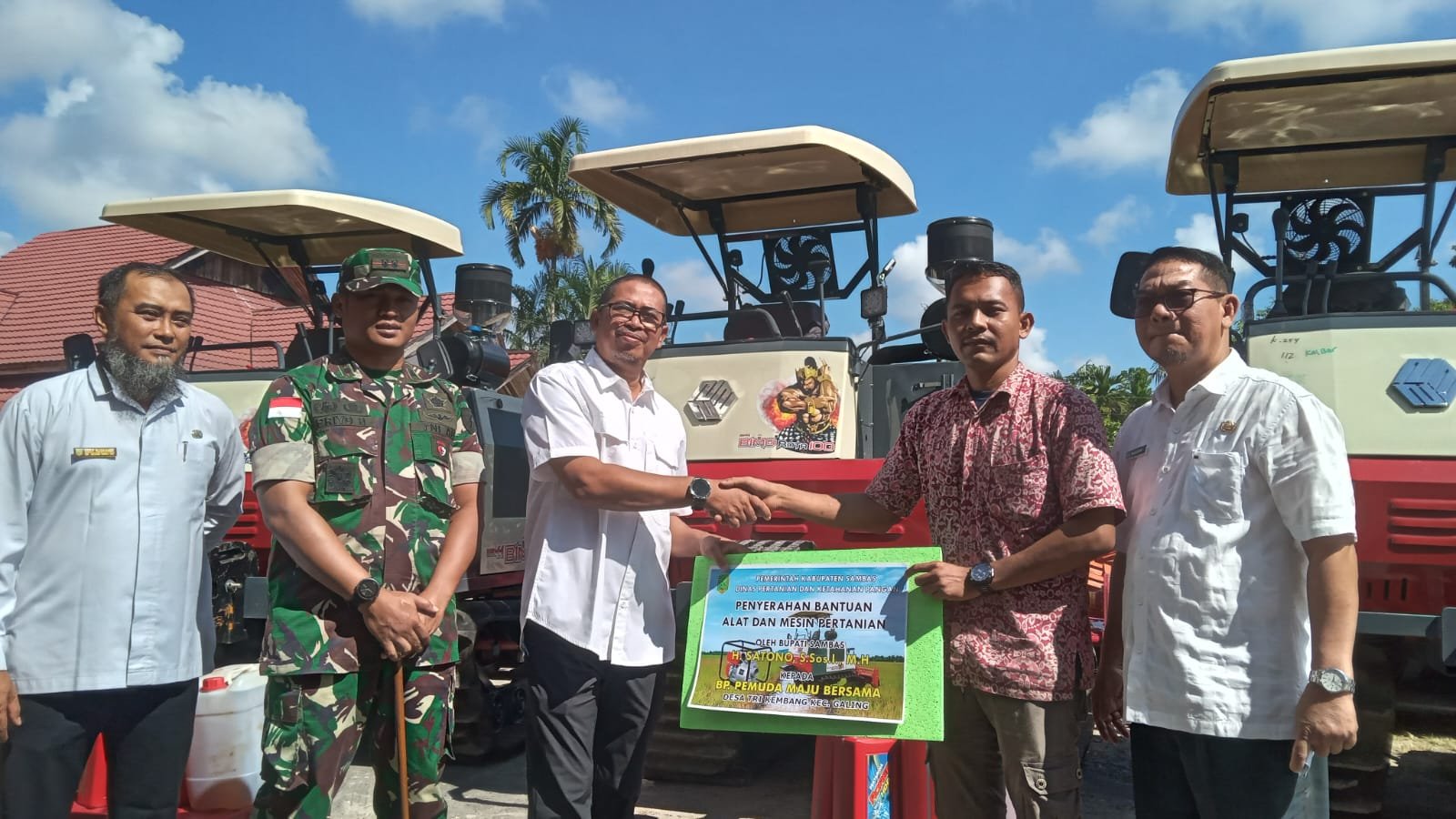 Pemerintah Serahkan Ratusan Alsintan kepada Brigade Pangan Kabupaten Sambas