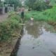 Warga Gang Reformasi, Sungai Pinyuh gotong-royong membersihkan parit.