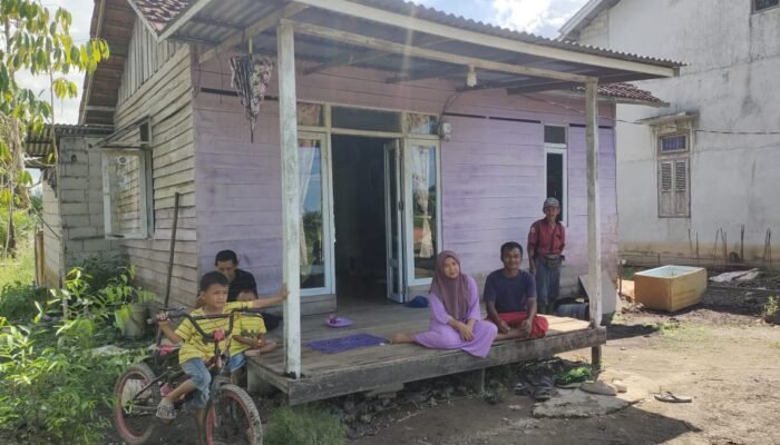 Tinggal di Rumah Tak Layak Huni, Ayup Harap Pemerintah Berikan Bantuan