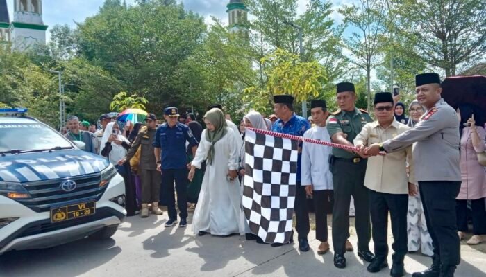 Bupati Satono Lepas Keberangkatan 309 Jemaah Haji Asal Kabupaten Sambas