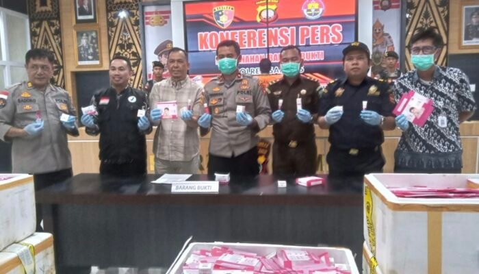 Loka POM Sambas Sebut Kosmetik Ilegal Dari Filipina Mengadung Bahan Berbahaya yang Dapat Akibatkan Kanker